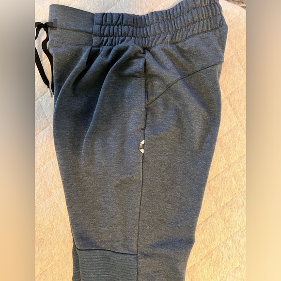 ON Running Women XS Blue Sweat Pants Joggers Original $140 - Picture 6 of 9